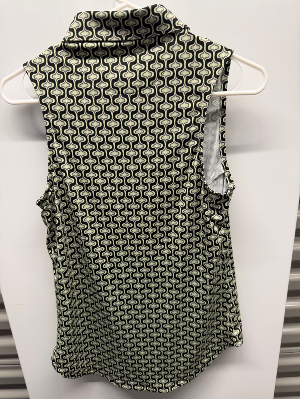 Bad Birdie sleeveless collared top featuring a geometric pattern small nwt - Picture 5 of 6